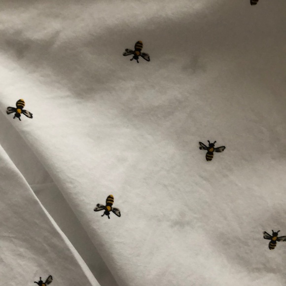 GAP Boyfriend Fit Button Down with Bee Print - Picture 3 of 4